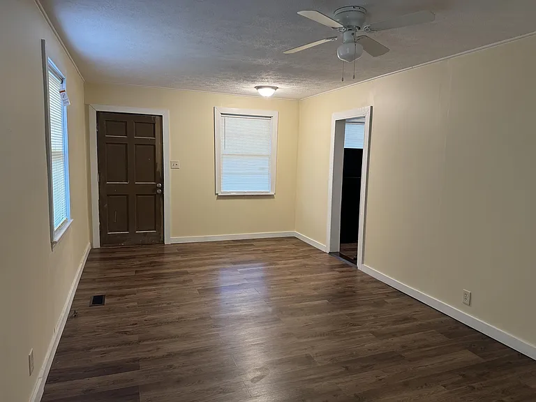 1782 Eveline Ave — Photo 12