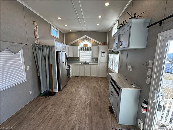 5th image of 108 Eagle Dr