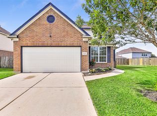 1726 Sun Point Ct, Humble, TX 77396