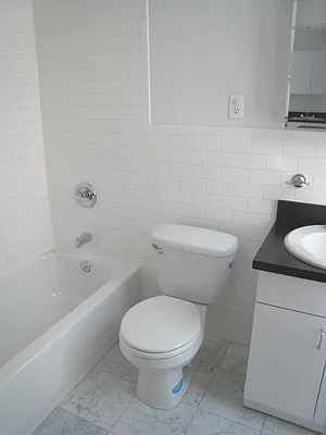 Rented by City Connections Realty | media 3