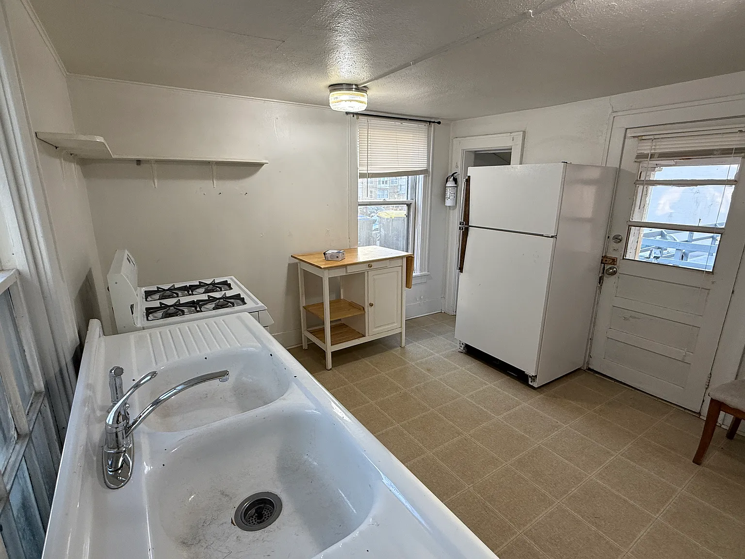 2 bed, 1160 sqft, $1,656 — Photo 3