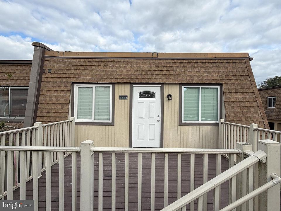 1st image of 3804 El Cerrito Pl #4E