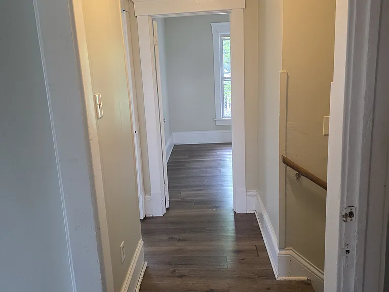 706 Greenfield Ave SW #2F — Photo 2