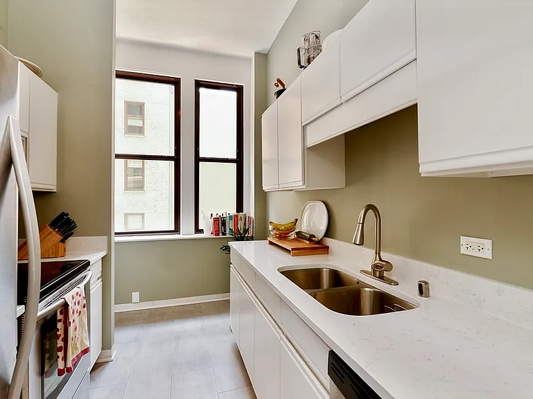 600 S Dearborn St #305 — Photo 3