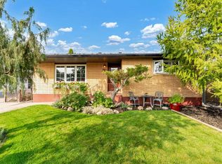 922 W Bassett Cres NW, Medicine Hat, AB T1A6Z4