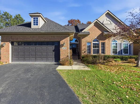 1638 Treyborne Cir, Walled Lake, MI 48390