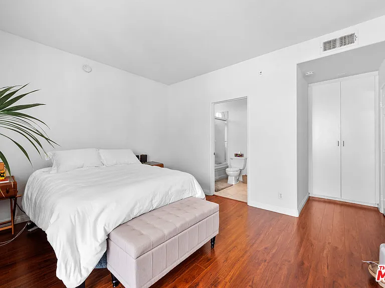 1200 S Corning St #201 — Photo 18