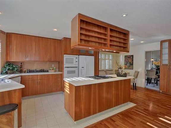 3rd image of 10233 Miner Pl