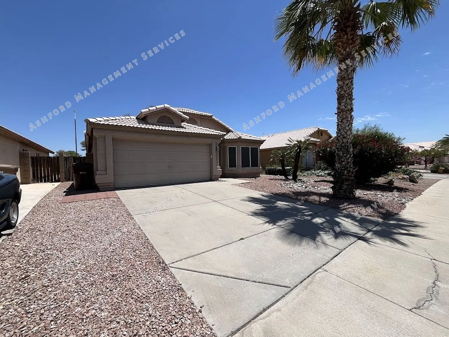Beautiful 3 Bedroom 2 Bathroom Home In Peoria — Photo 1
