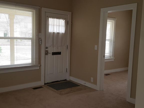 3rd image of 3442 Ash St