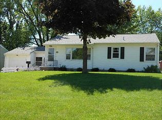 4318 F Ave NE, Cedar Rapids, IA 52402