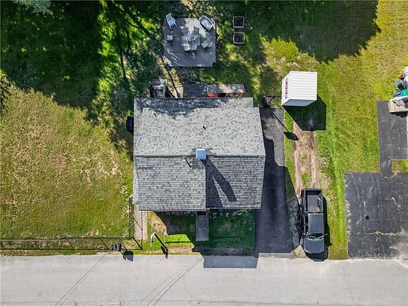 3rd image of 18 Avenue F