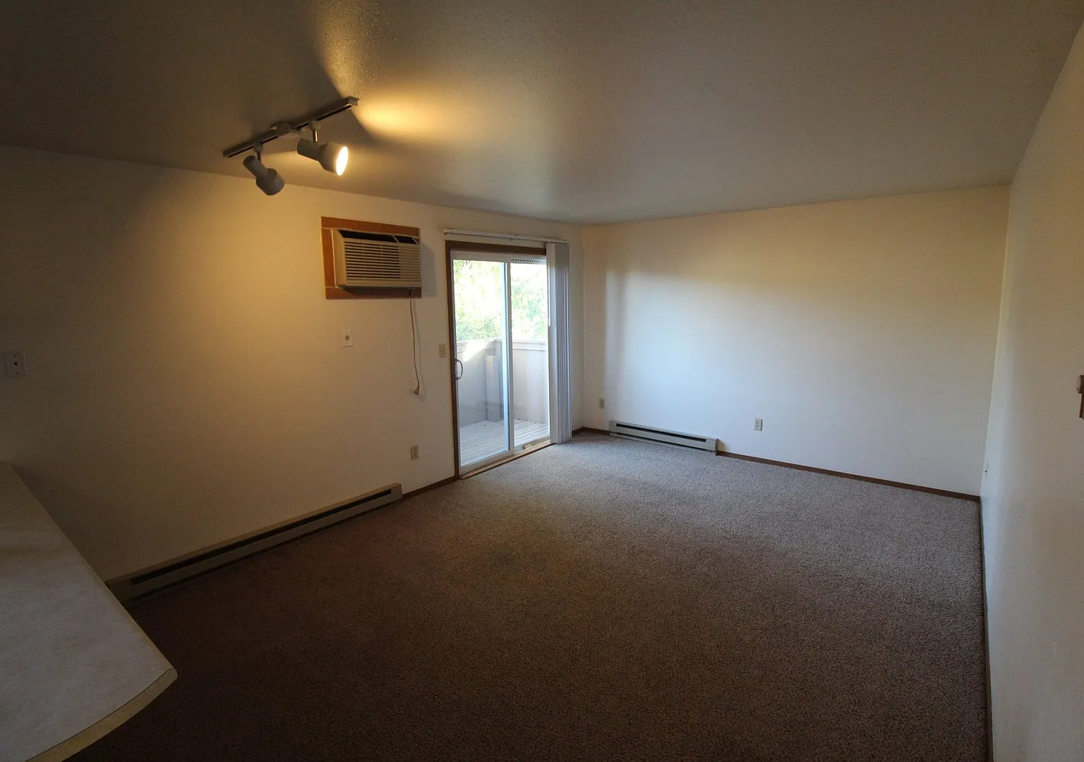 Pineridge Apartments — Photo 4