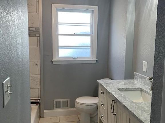5th image of 6001 N Lydell Ave