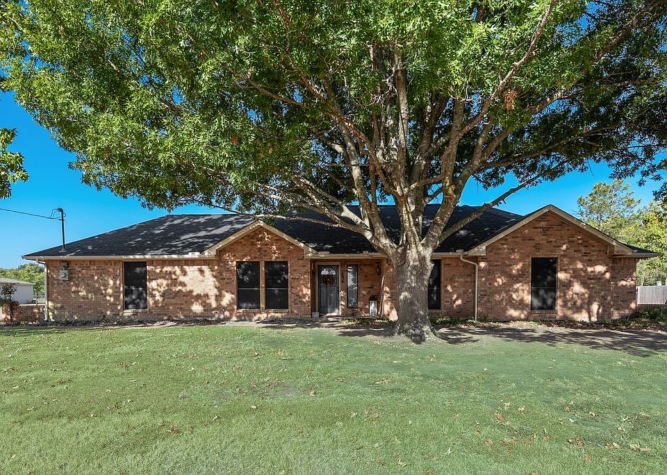 1st image of 134 Deborde Cir