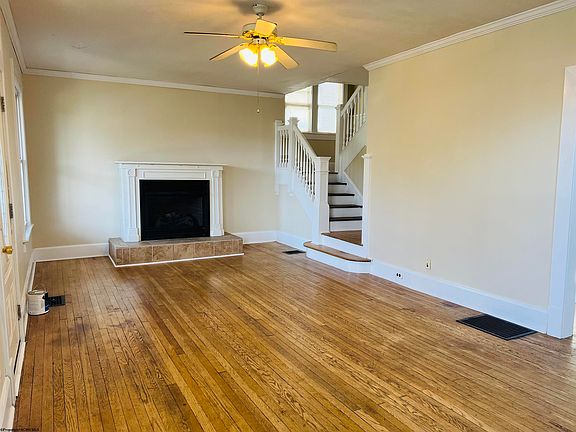 4th image of 1021 McCoy St