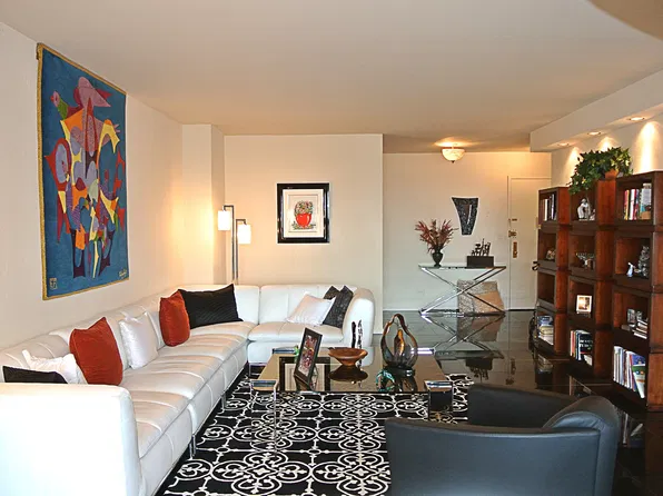 27010 Grand Central Pkwy APT 27L, Floral Park, NY 11005