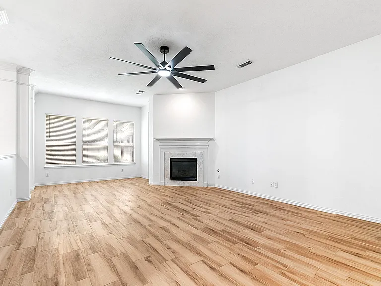 28259 Daystrom Ln — Photo 23