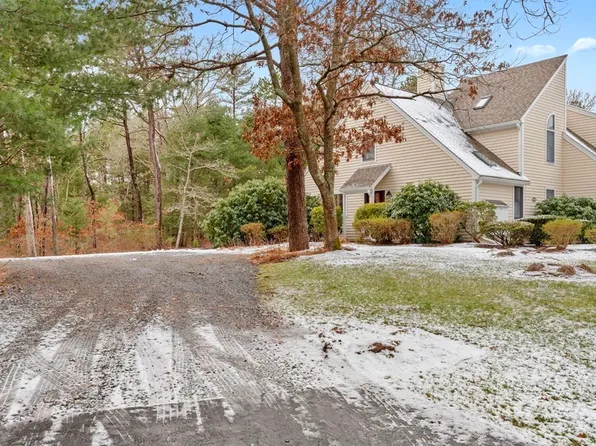 84-84M Shellback Way #84, Mashpee, MA 02649