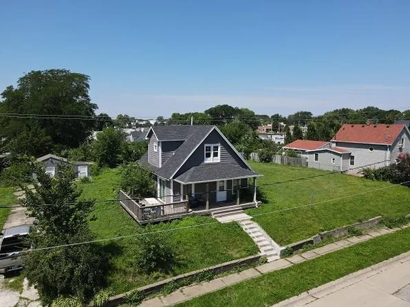 912 E 25th Ct, Des Moines, IA 50317