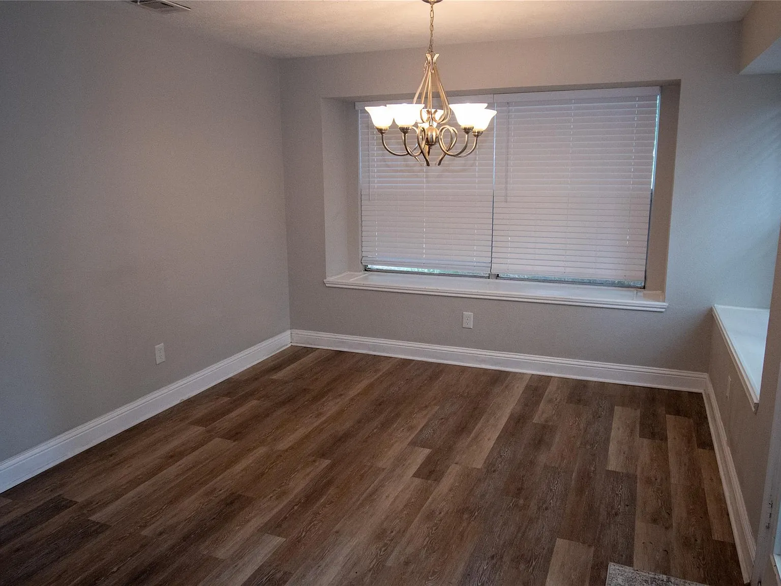 3 bed, 1542 sqft, $2,100 — Photo 4