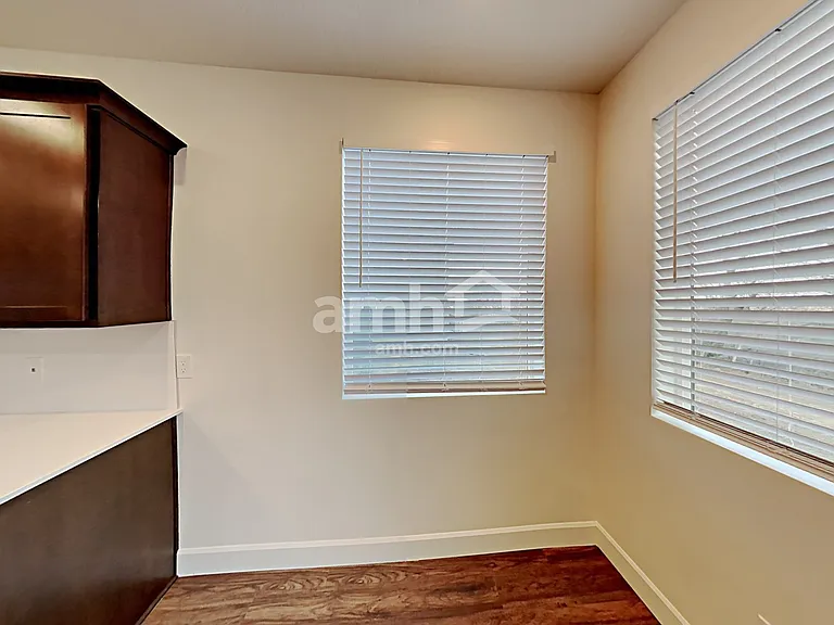 2151 E Silverado Ln — Photo 5