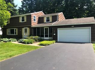 10 Royal View Dr, Rochester, NY 14625