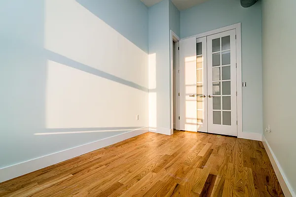 Rented by Nooklyn NYC LLC | media 31