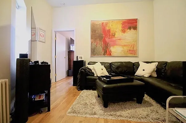 Rented by REAL New York | media 18