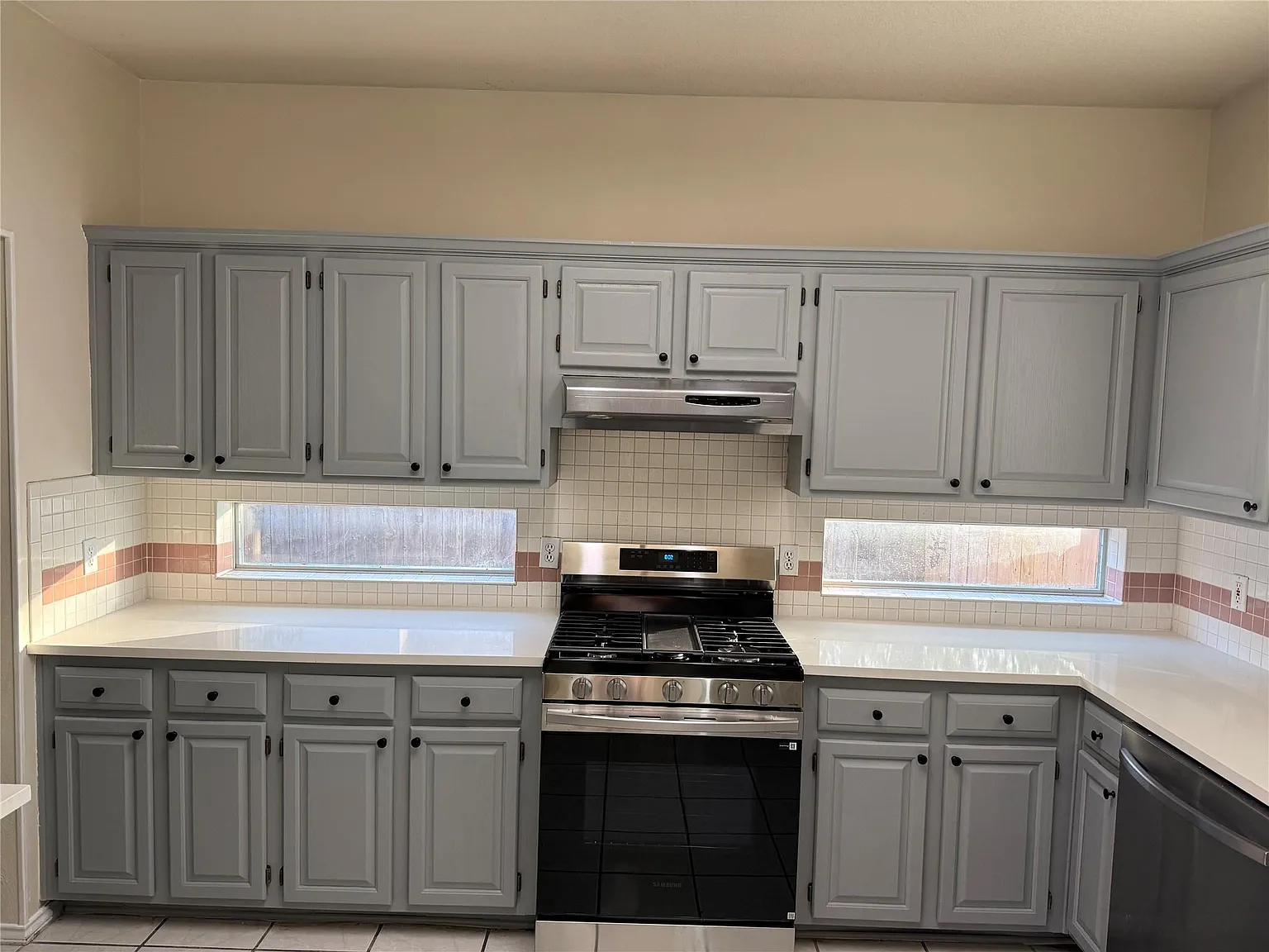5 bed, 2.5 bath, 3052 sqft, $2,600 — Photo 3