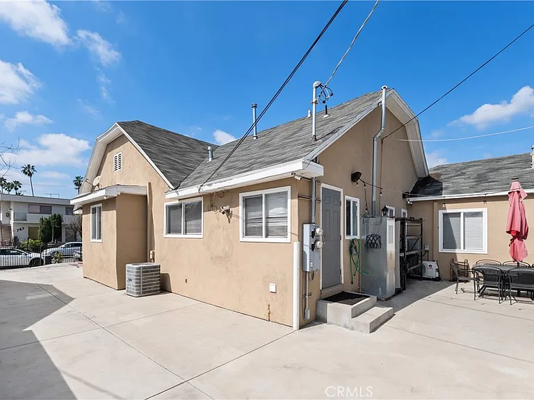 766 N Alexandria Ave — Photo 37