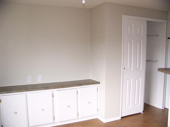 Dinning Area w/built in storage