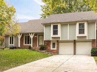10424 Noland Rd, Overland Park, KS 66215