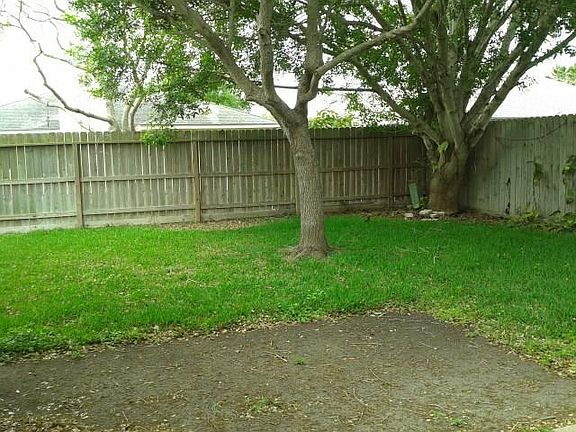 5th image of 2813 Quebec Dr