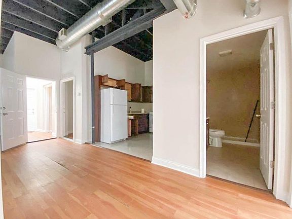 2nd image of 2653 S Lawndale Ave #2F