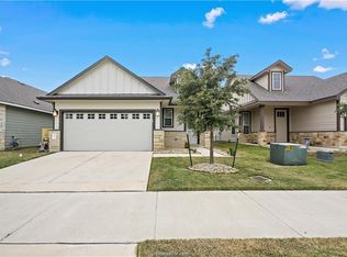 827 Mineral Wells Ln, College Station, TX 77845