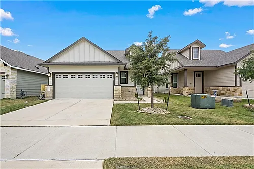 827 Mineral Wells Ln Photo 1