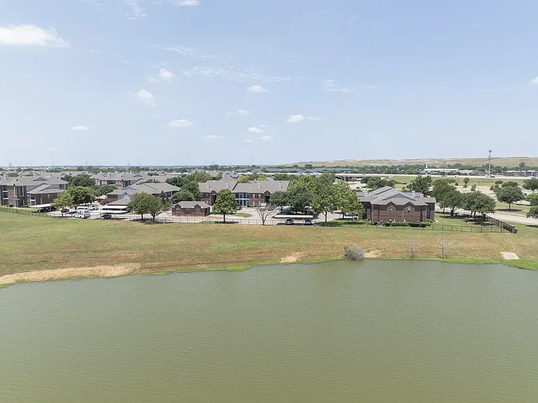 Creekside 121 Apartments — Photo 36