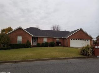 3202 Carriage Hill Dr, Paragould, AR 72450