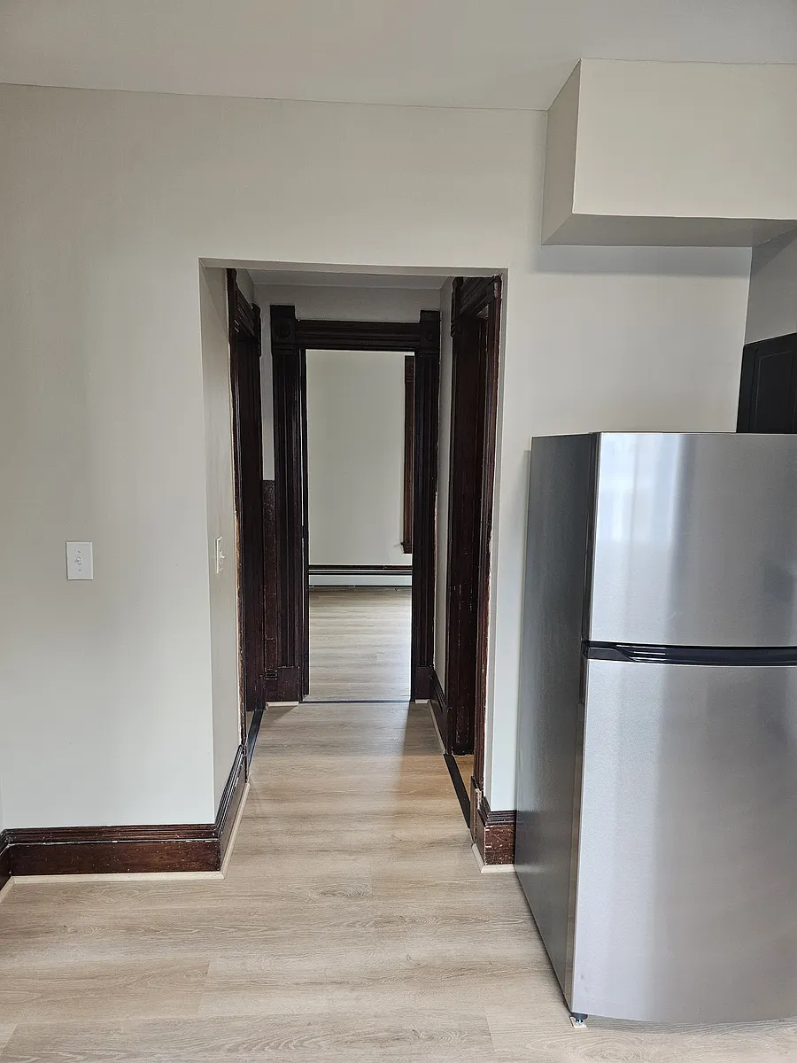 Building Photo - 272 Elm St #2