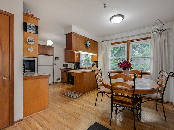5th image of 5001 W 82nd St
