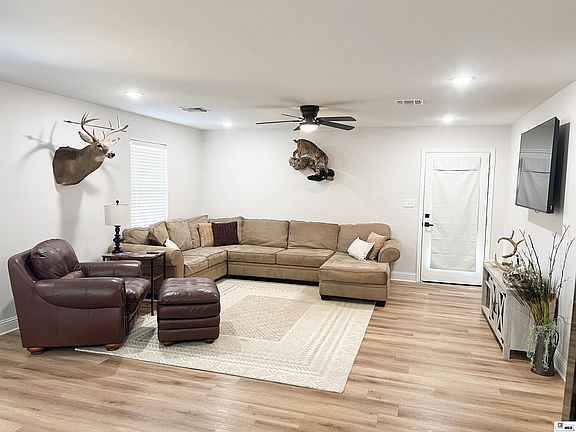 3rd image of 602 Nichols Dr