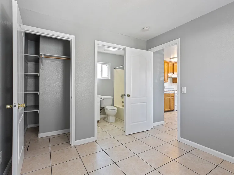125 S 6th Ave #10 — Photo 8