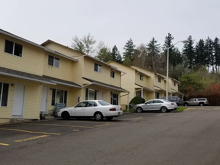 085-Applewood Apartments — Photo 10