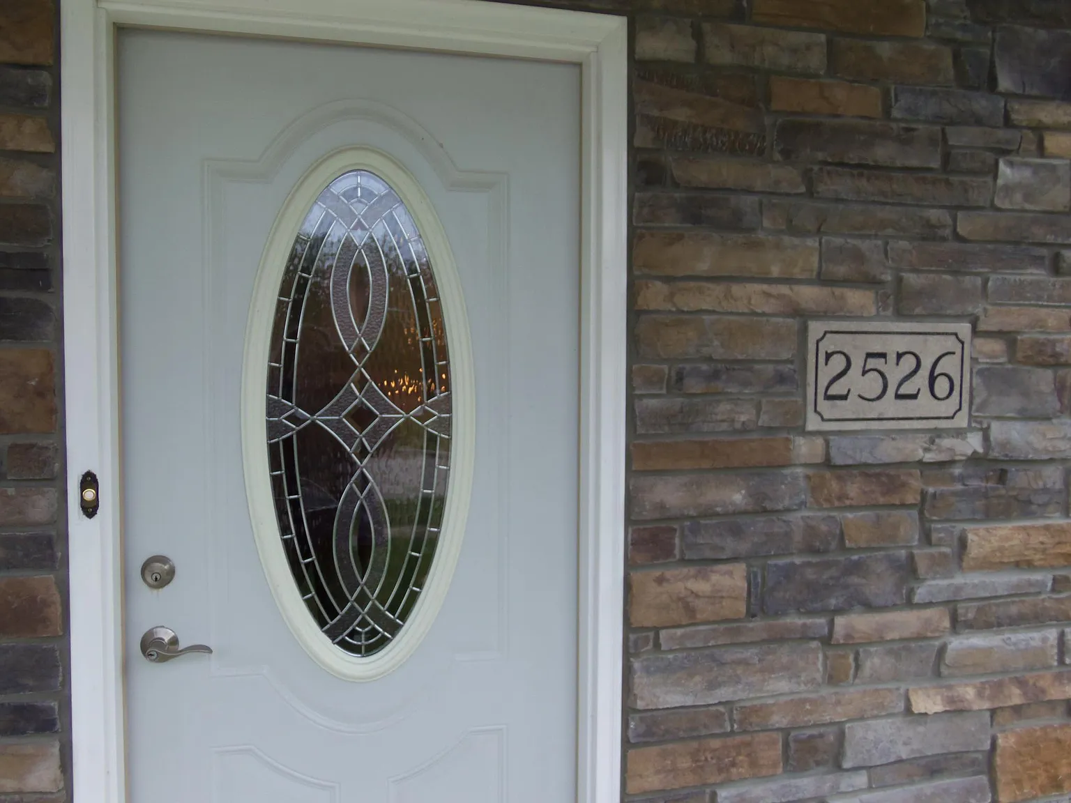 3 bed, 1800 sqft, $2,400 — Photo 2