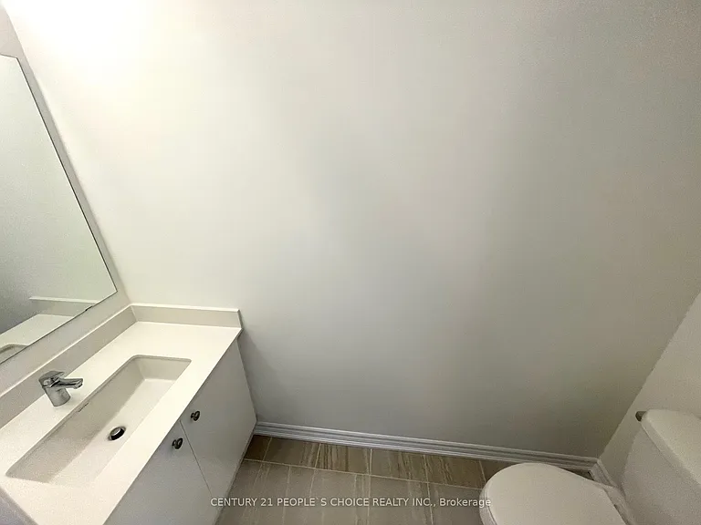 1471 Blackmore St — Photo 7
