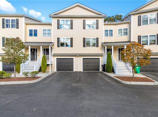 3800 Post Rd #4, Warwick, RI 02886