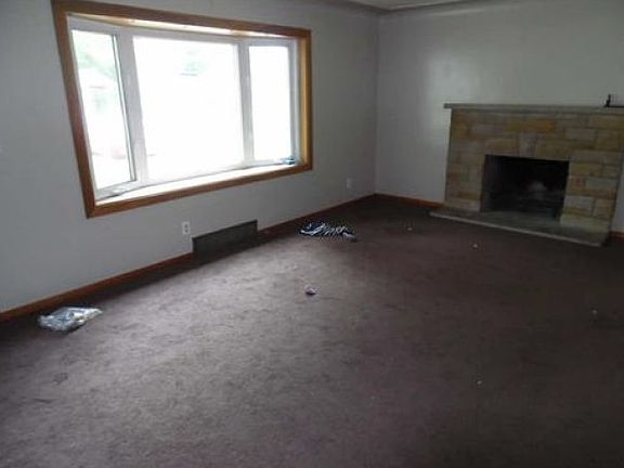4th image of 3929 Arden Blvd