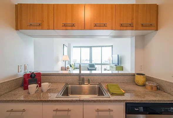 Rented by Greystar | media 12