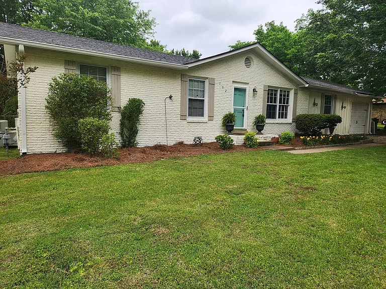 702 Meade Dr — Photo 12